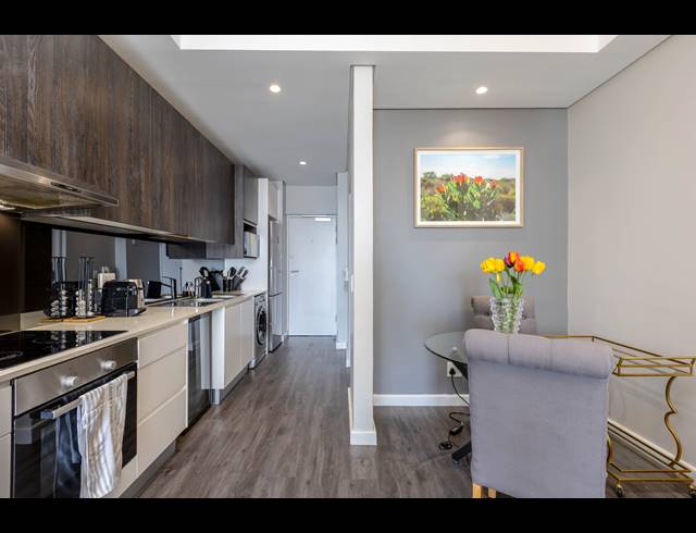 1 BEDROOM APARTMENT FOR SALE IN CAPE TOWN CITY CENTRE